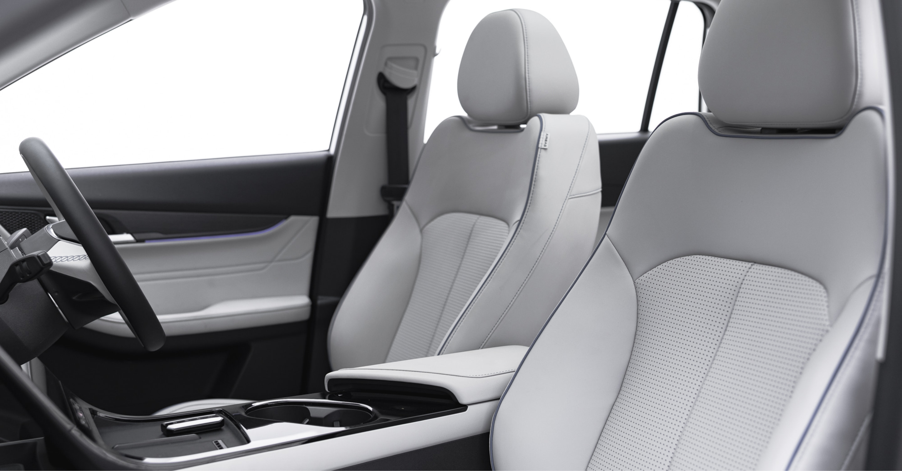 JAECOO J5 EV Interior